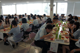 岐阜聖徳学園高等学校による大学見学会が開催されました。