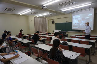 岐阜県教育委員会からゲストスピーカーを招き授業を実施
