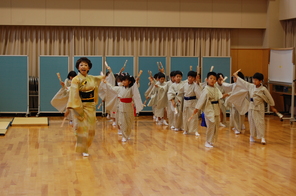 (動)2年生伝統の時間～日本舞踊新曲に挑戦！