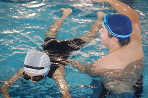 水泳指導～学園屋内プール