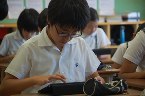 電子新聞を使用した学習～朝日新聞・iPad