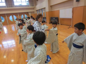 （動）２年生伝統の時間～日本舞踊の稽古