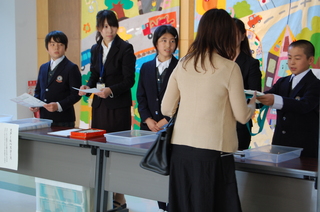 (動)｢第１回学校公開日｣開催