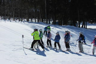 スキー研修の写真を公開します