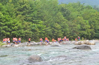 NHK岐阜「まるっと！ぎふ」で付知川での水難事故防止学習が紹介されました。