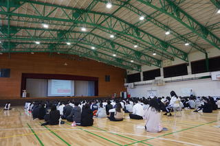 本学教員が岐阜県立羽島北高等学校の地域課題探究型学習（2年次生）にゲストスピーカーとして登壇しました