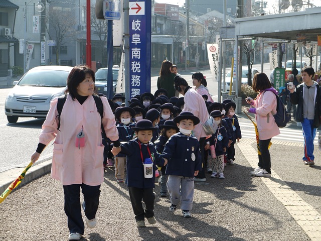 年少組の鬼見学