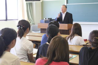 外国語学部「フレッシュ海外体験プログラム」の壮行会が行われました！