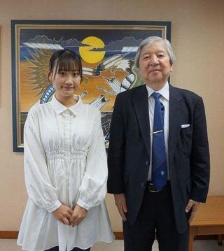 UCLサマープログラム留学について、学長への報告を行いました。