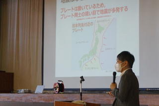 本学教員が岐阜県立羽島北高等学校の地域課題探究型学習（2年次生）にゲストスピーカーとして登壇しました