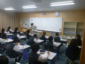 附属小学校の児童が体験授業に来ました