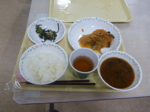 新入生　『給食』　一日目