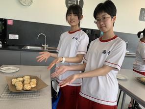 選択授業と英国人学生との文化交流会（３年生 イギリス 海外語学研修）