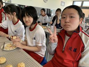 選択授業と英国人学生との文化交流会（３年生 イギリス 海外語学研修）