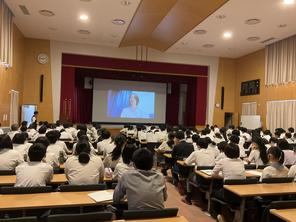 卒業生と語る会がありました