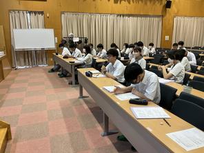 職業講話がありました（２年生）