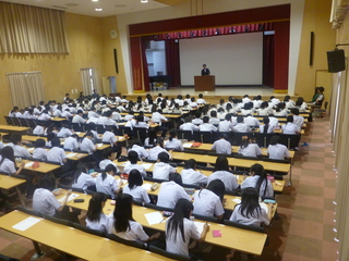 「卒業生と語る会」（6月16日）