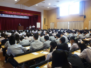 「卒業生と語る会」が行われました！！