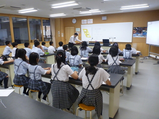 附属小学校の6年生が「授業体験」に来てくれました！！