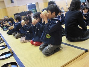 年長組　附属小学校お茶会