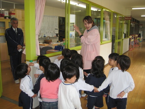 年少組 園内めぐり 年少組 園内めぐり