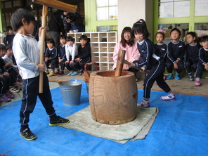 もちつき（年長組）