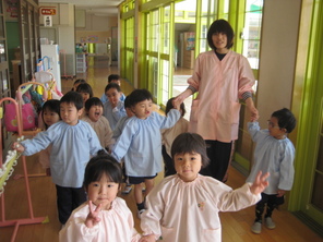 年少さんの園内めぐり 年少さんの園内めぐり
