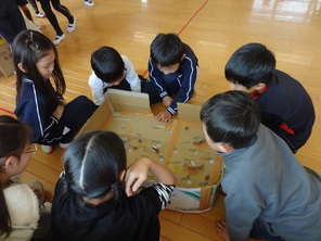 年長組　柳津小学校２年生との交流会