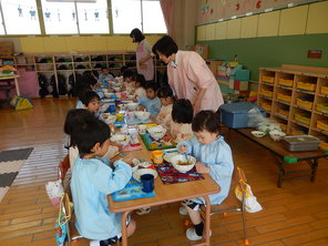 給食が始まりました 給食が始まりました