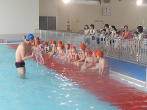 水泳クラブ参観日(年長) 水泳クラブ参観日(年長)