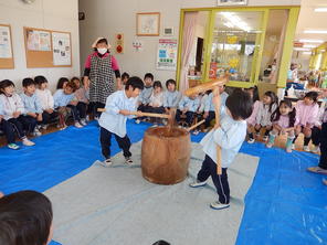 もちつき（年長組）