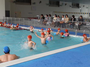 水泳クラブの参観（年中）