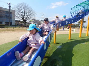 笠松運動公園へ園外保育（年少・年中組）