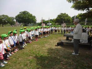 年少・年中組　こいのぼり見学（５月１日火曜日）