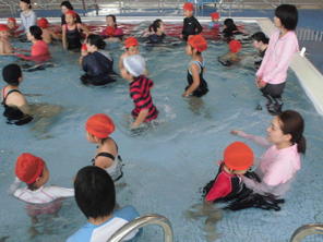親子水泳教室（８月３日）
