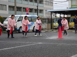 避難訓練を行ないました 避難訓練を行ないました