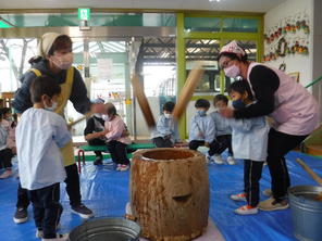 お餅つき　楽しかったね！　（2022.12.13）　