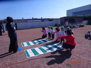 年中組・年少組の交通安全教室（11月11日）