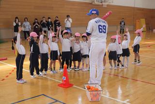 元プロ野球選手によるキッズ野球教室を行いました