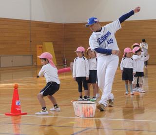 元プロ野球選手によるキッズ野球教室を行いました