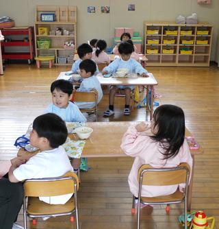 たんぽぽ組が始まりました。年少組も1ヶ月がたちました。