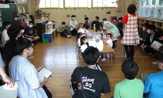 教育学部の79名の学生さんが園へ来てくれました。