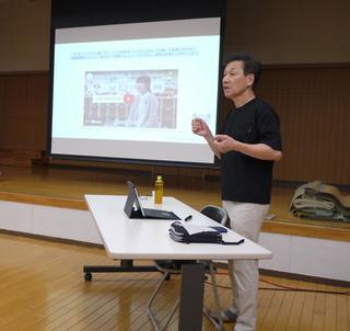 夏休みを活用して、先生たちも勉強しています。