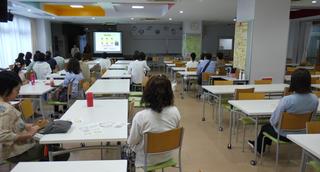給食参観・試食会　お家の方に給食の様子を見てもらいました。
