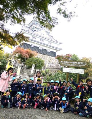 年長組が金華山に登りました。