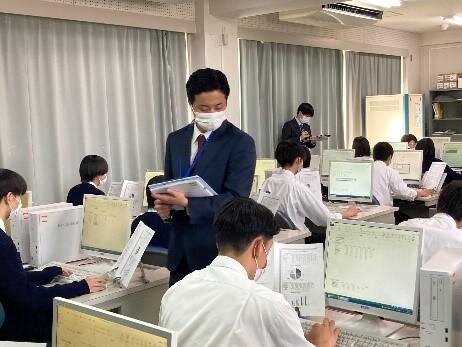 岐阜聖徳学園高等学校での参観実習