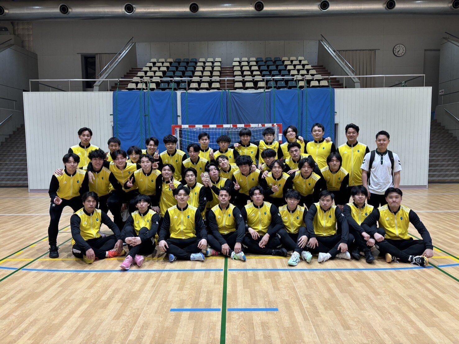 男子ハンドボール部集合写真.jpg