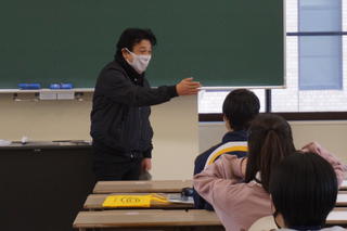 羽島北高等学校との高大連携事業「地域課題探究型学習生徒向けリーダー研修」を実施