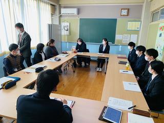 本学教員及び学生（教育学部芳賀教授・ゼミ生）が岐阜市立鶉小学校で「デジタル・シティズンシップ教育」についての意見交換会を実施