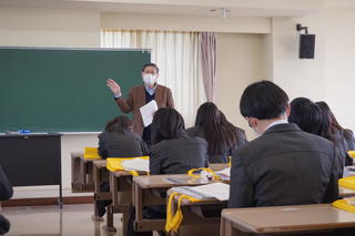 岐阜聖徳学園高等学校との高大連携事業を実施しました（商業科1年生対象）